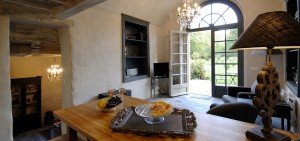 salon ouvert sur le jardin