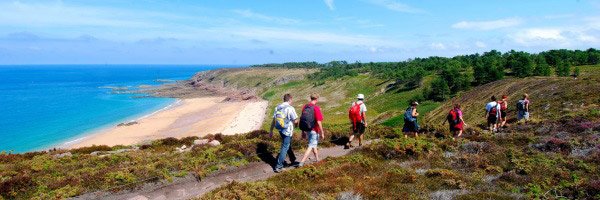 randonneurs sur Gr34 en Bretagne 