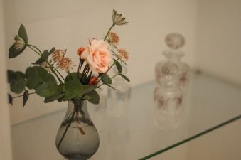 Chambre de Mademoiselle , ambiance salle de bain bouquet de fleur