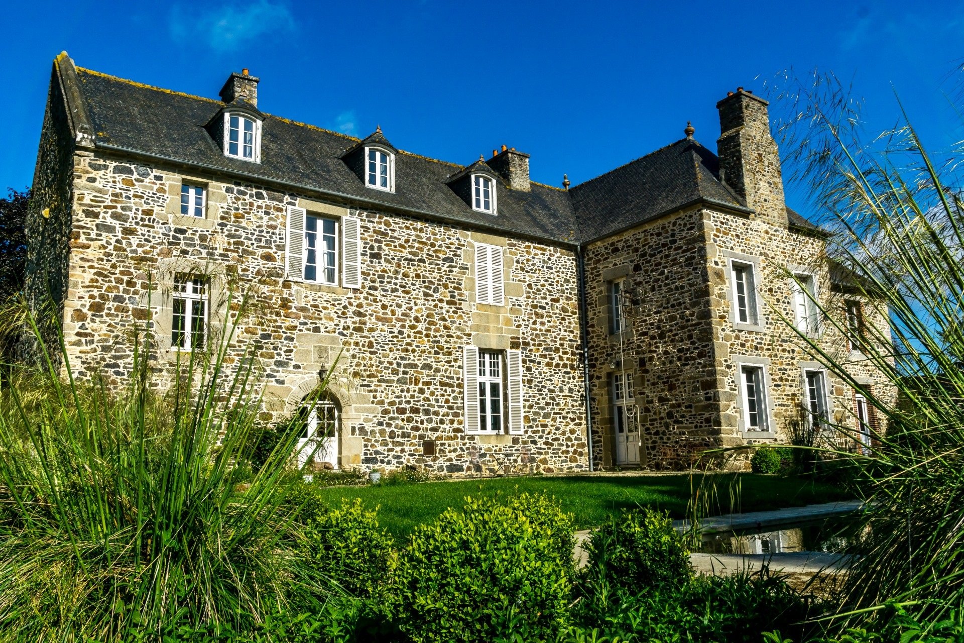 Manoir Villeneuve-Facade | Manoir de la Villeneuve